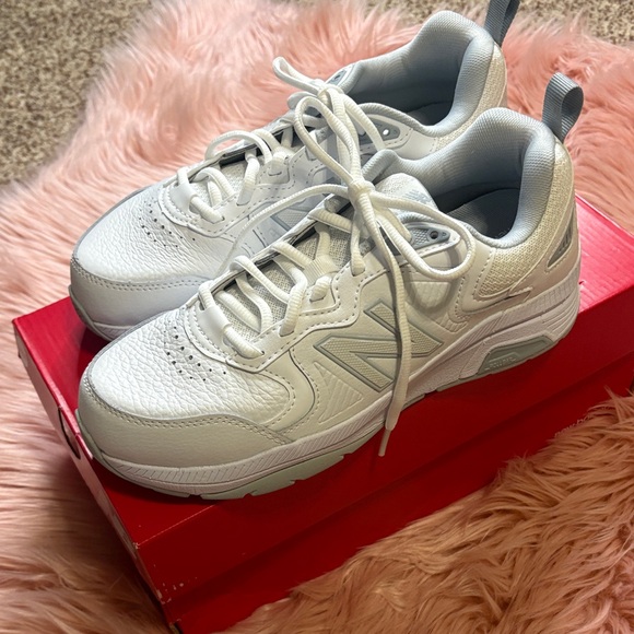 New Balance 857 White Athletic Training Shoes, Size 8 Wide - Picture 6 of 12